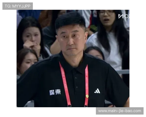 杜锋谈广东赛季表现：内线问题亟待解决，年轻球员需要时间成长